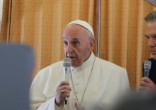 Image of Pope Francis talks nuclear war.